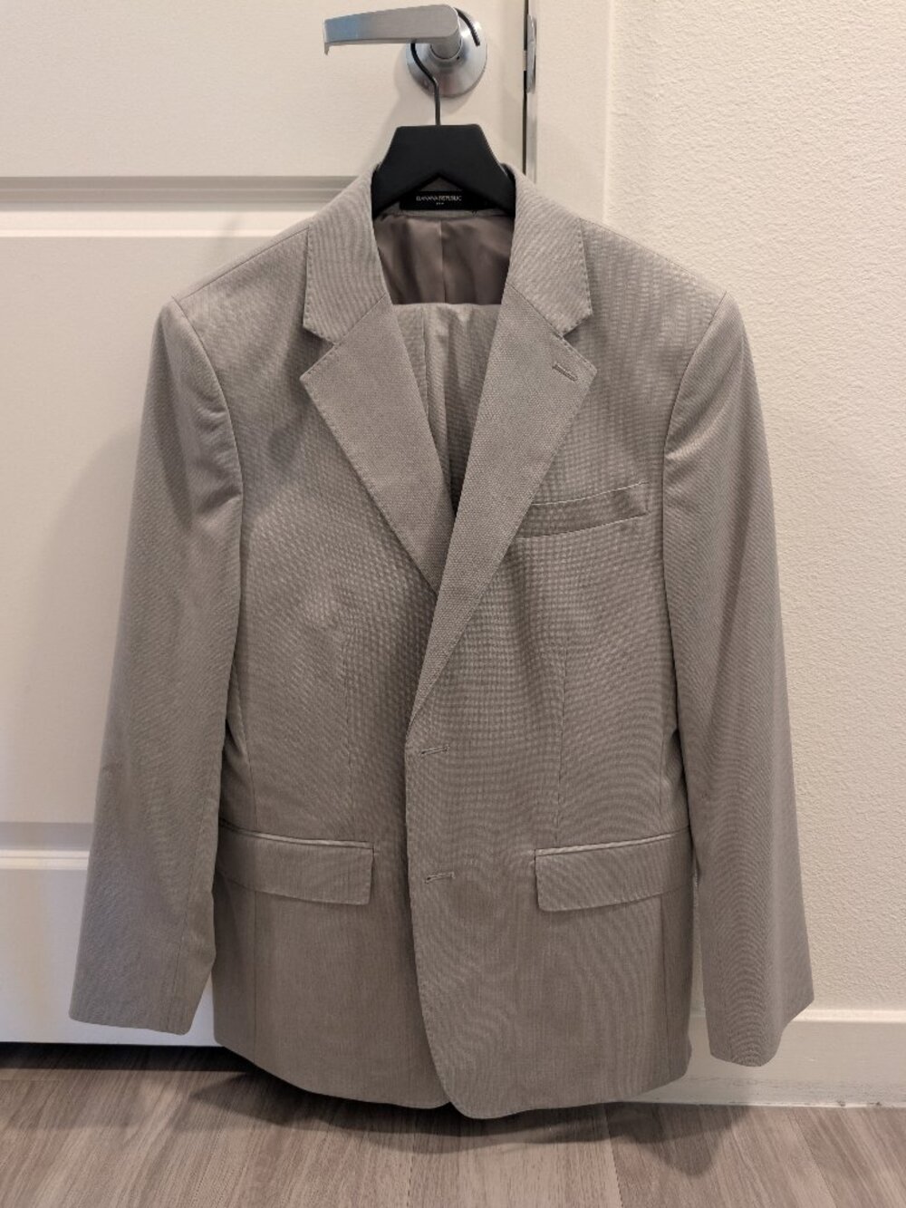 Banana Republic Sharkskin Gray Suit Set 38S 31x30 NWT